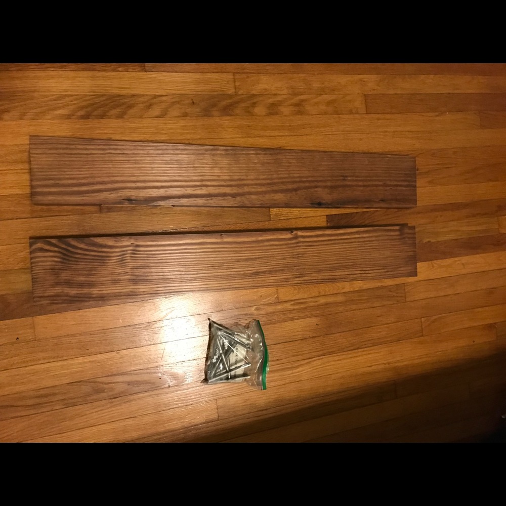 Set of 2 beautiful wooden floating shelves
